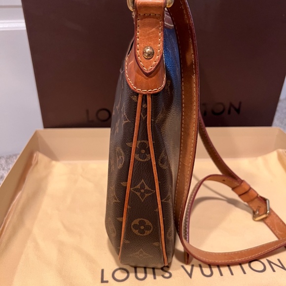 Louis Vuitton Monogram Odeon PM - Picture 3 of 7